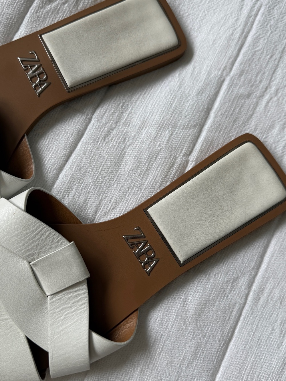 Zara White Leather Knot-Detail Slide Sandals - Picture 4 of 4